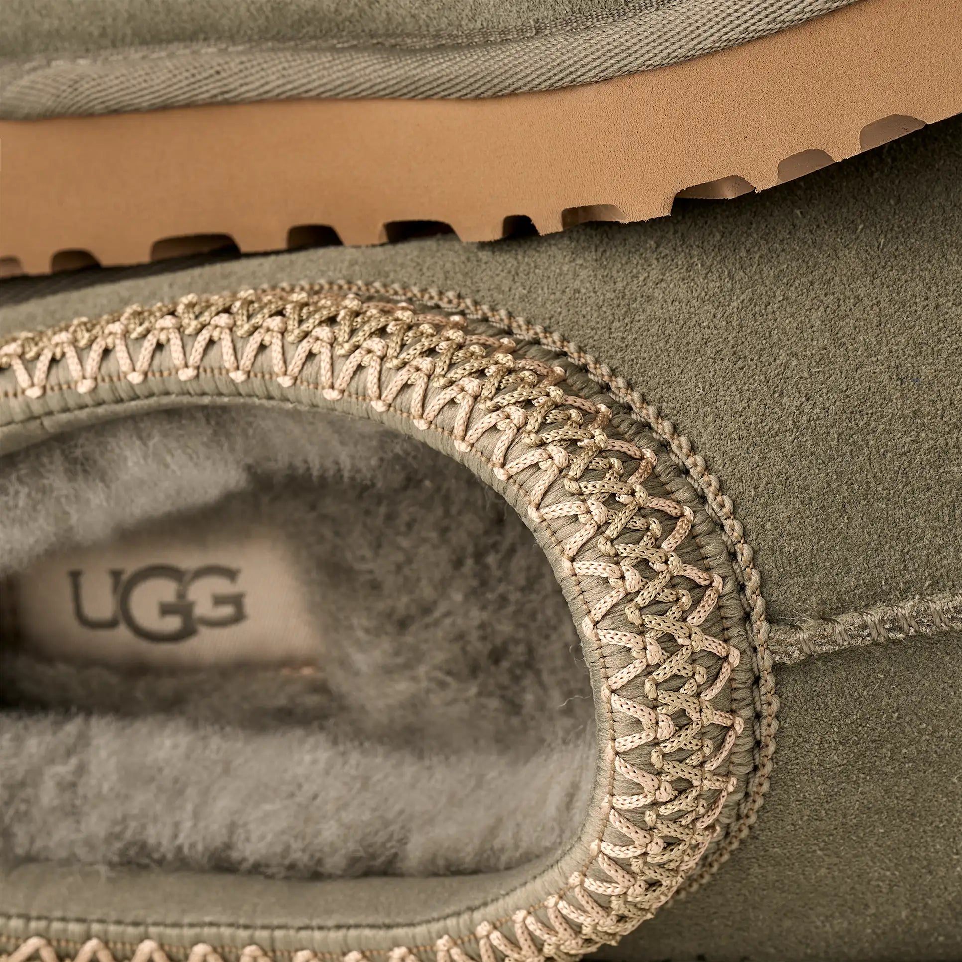 Ugg Tasman II